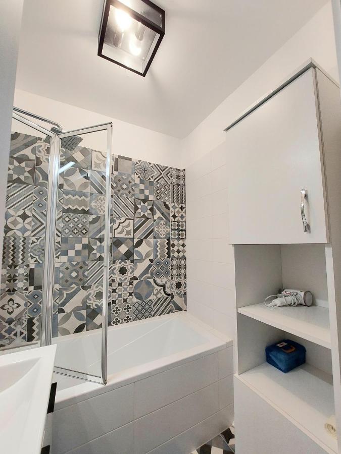 Aweshome City Apartment - 3 Bedrooms And Free Parking Debrecen Dış mekan fotoğraf