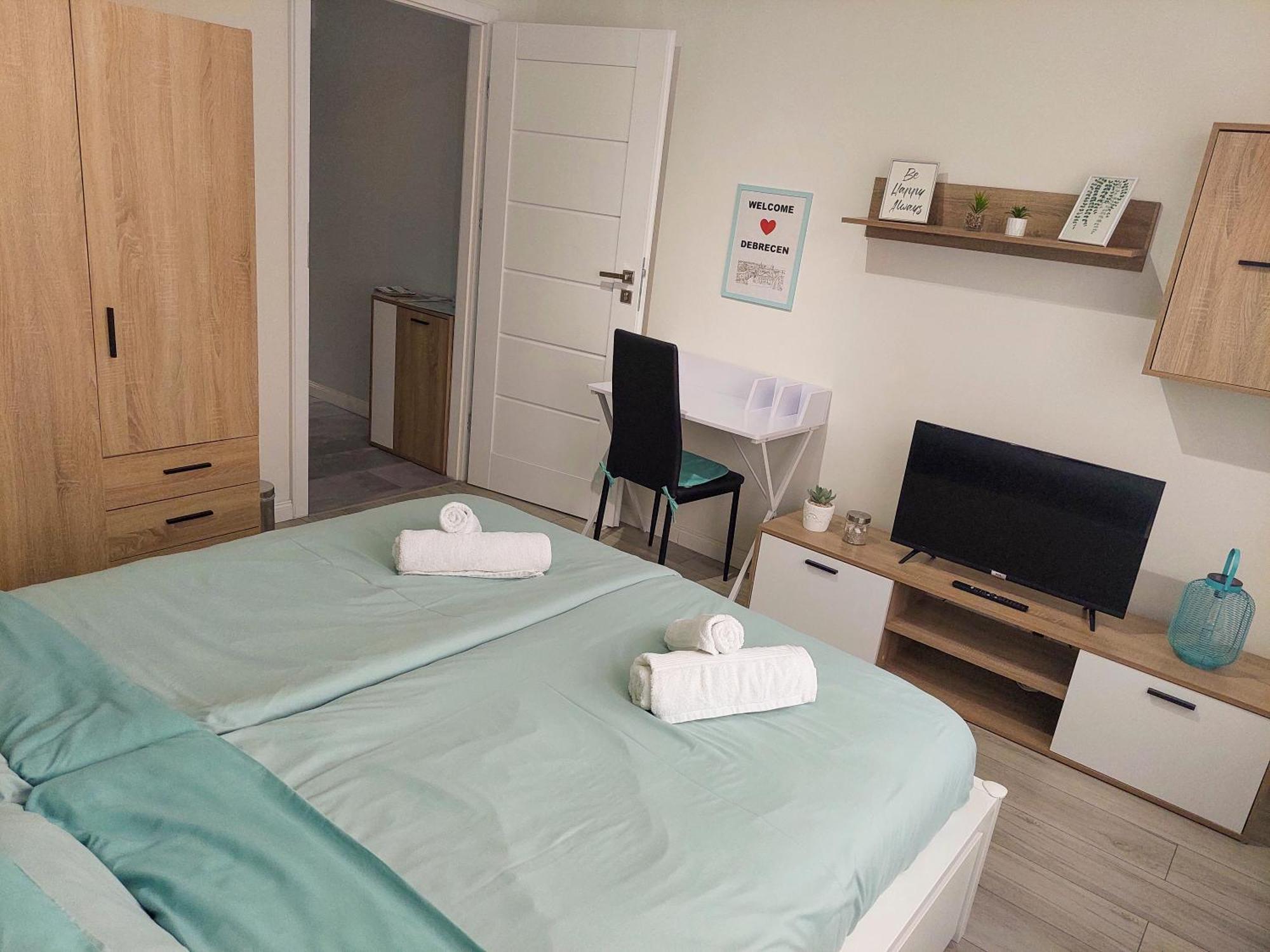 Aweshome City Apartment - 3 Bedrooms And Free Parking Debrecen Dış mekan fotoğraf